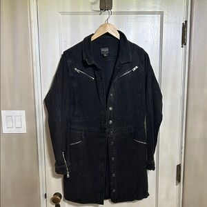 Guess Black Denim Jacket with Zipper Details